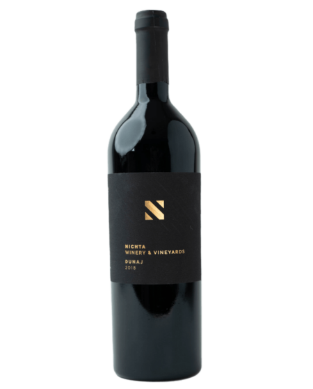 Dunaj Signature vinárstvo Nichta, červené víno v čiernej fľaši s čiernou etiketou